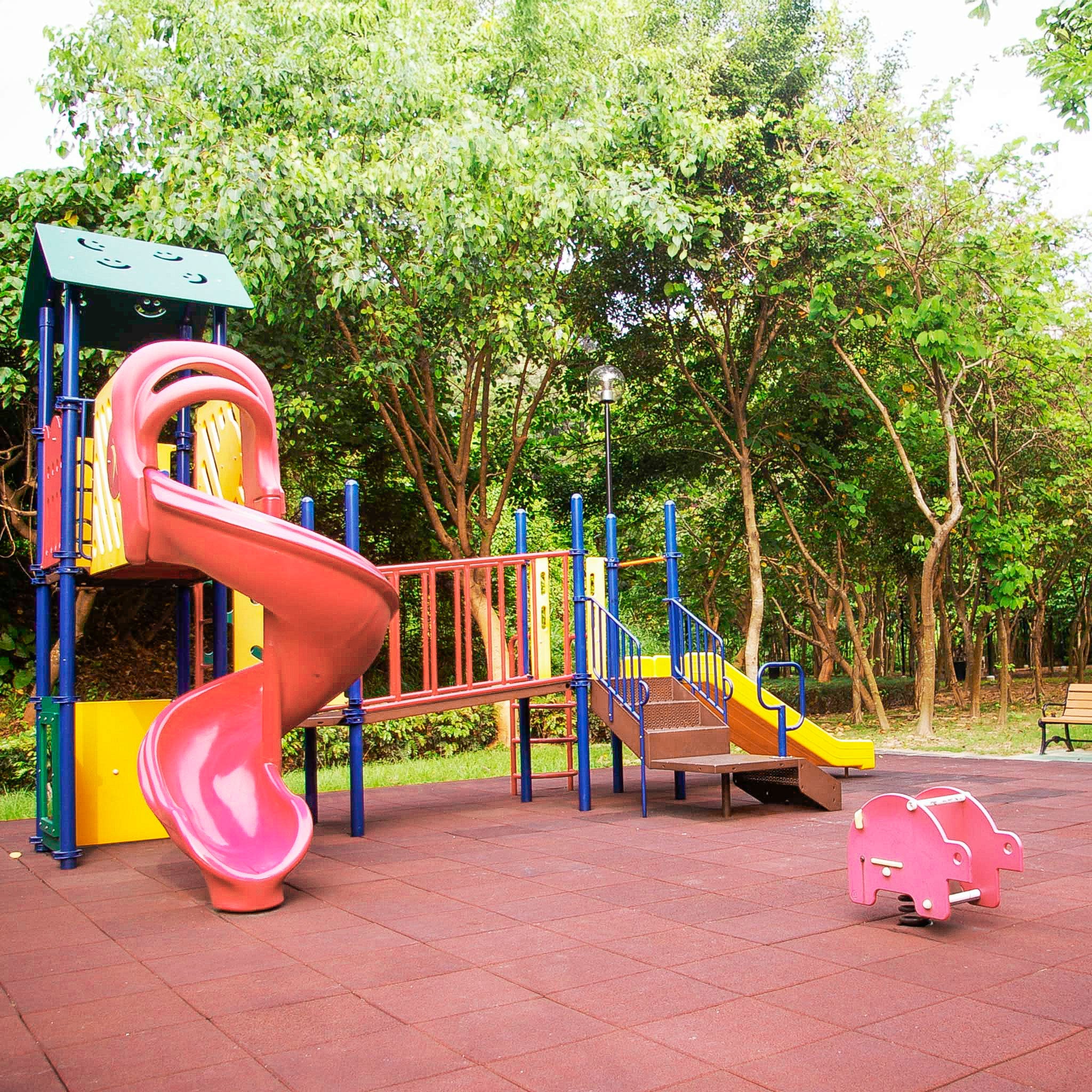 Fallschutzmatten 50x50cm, 6cm Dicke in versch. Farben, Fallhöhe: bis 2,2m