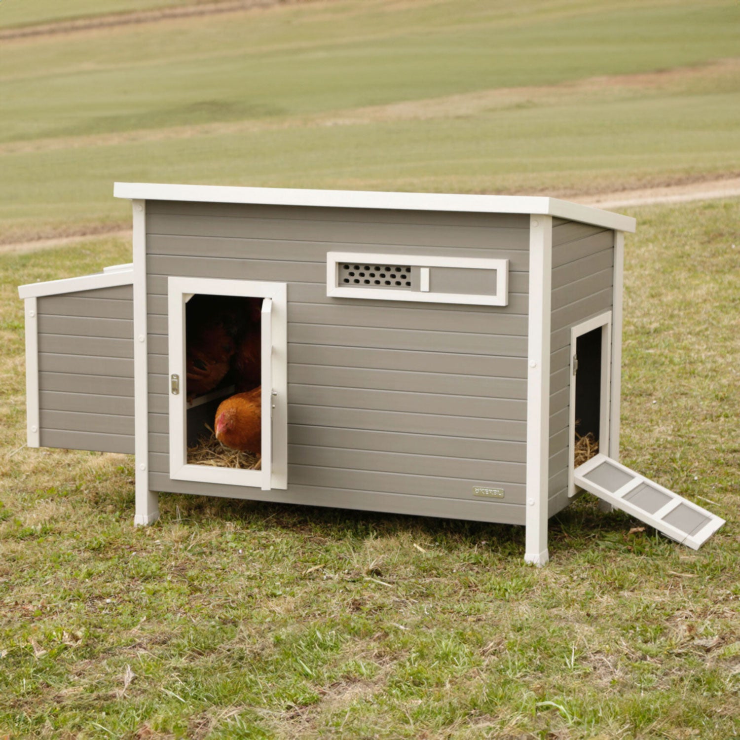 Hühnerstall Barney aus ECO-Kunststoff mit aufklappbarem Dach
